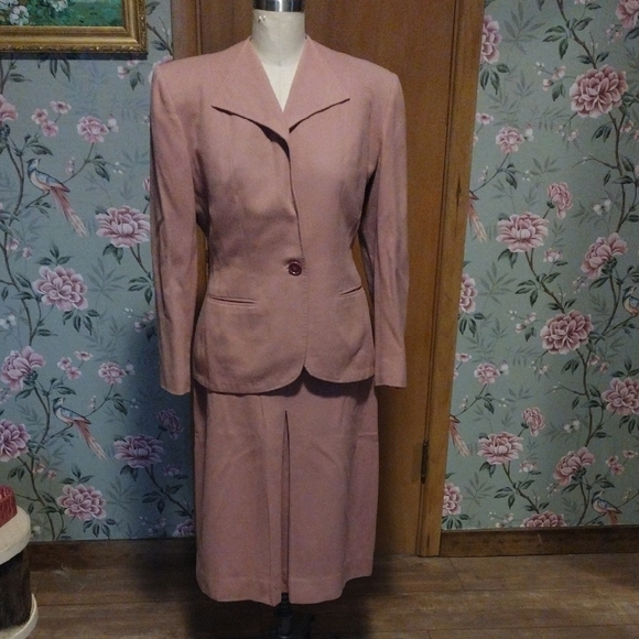 Jackets & Blazers - 1940s Pink Wool Suit